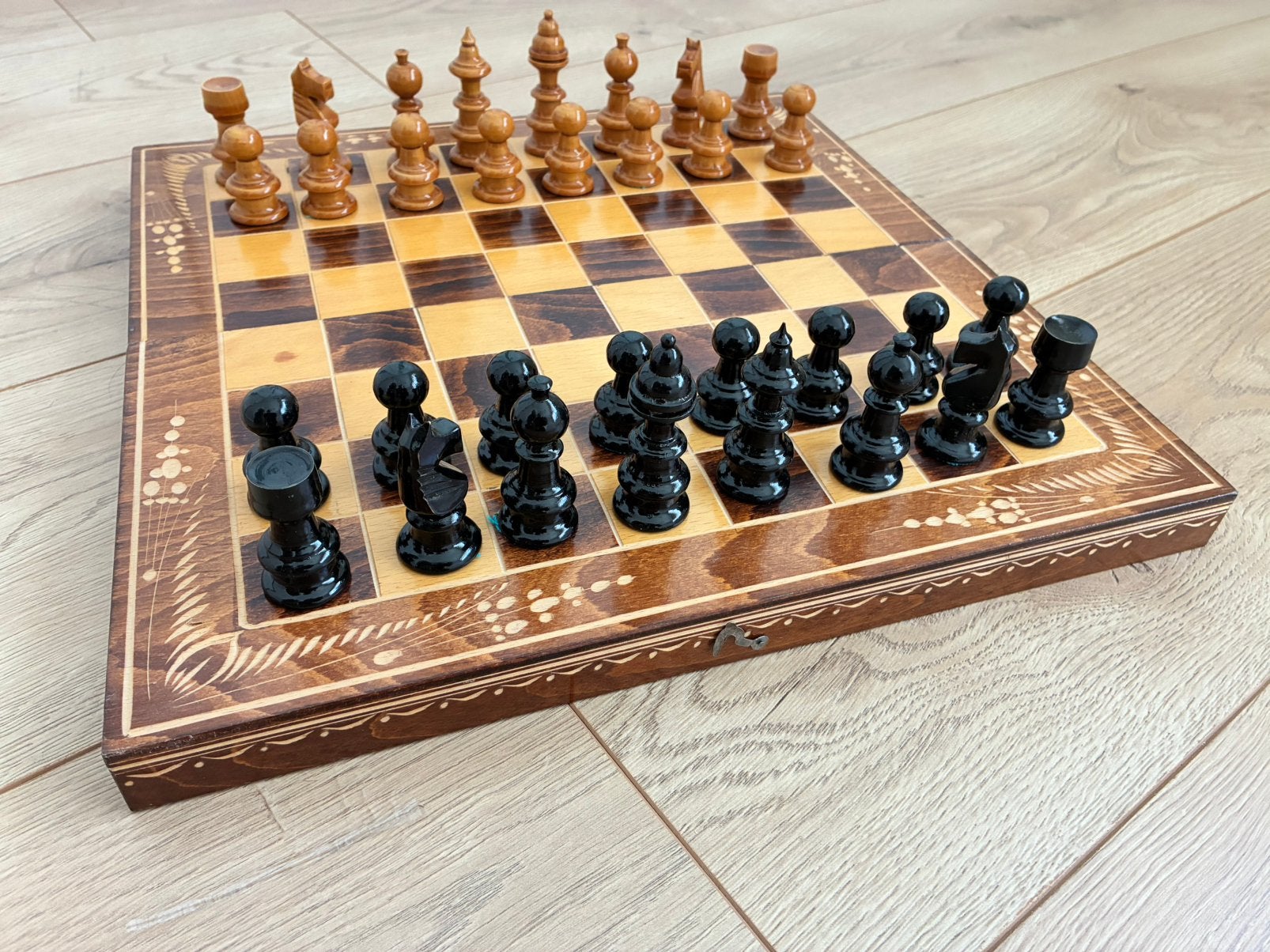 Mooi houten schaakspel, Hobby en Vrije tijd, Gezelschapsspellen | Bordspellen, Ophalen of Verzenden, Zo goed als nieuw