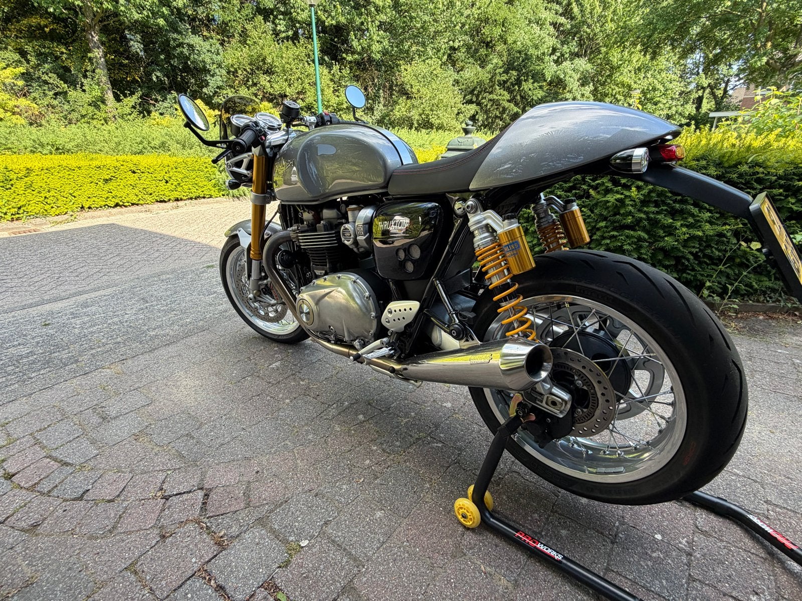 Triumph Thruxton 1200R - Cafe Racer met Öhlins en Brembo, 2 cilinders, Motorrijbewijs A, Gebruikt, Meer dan 35 kW