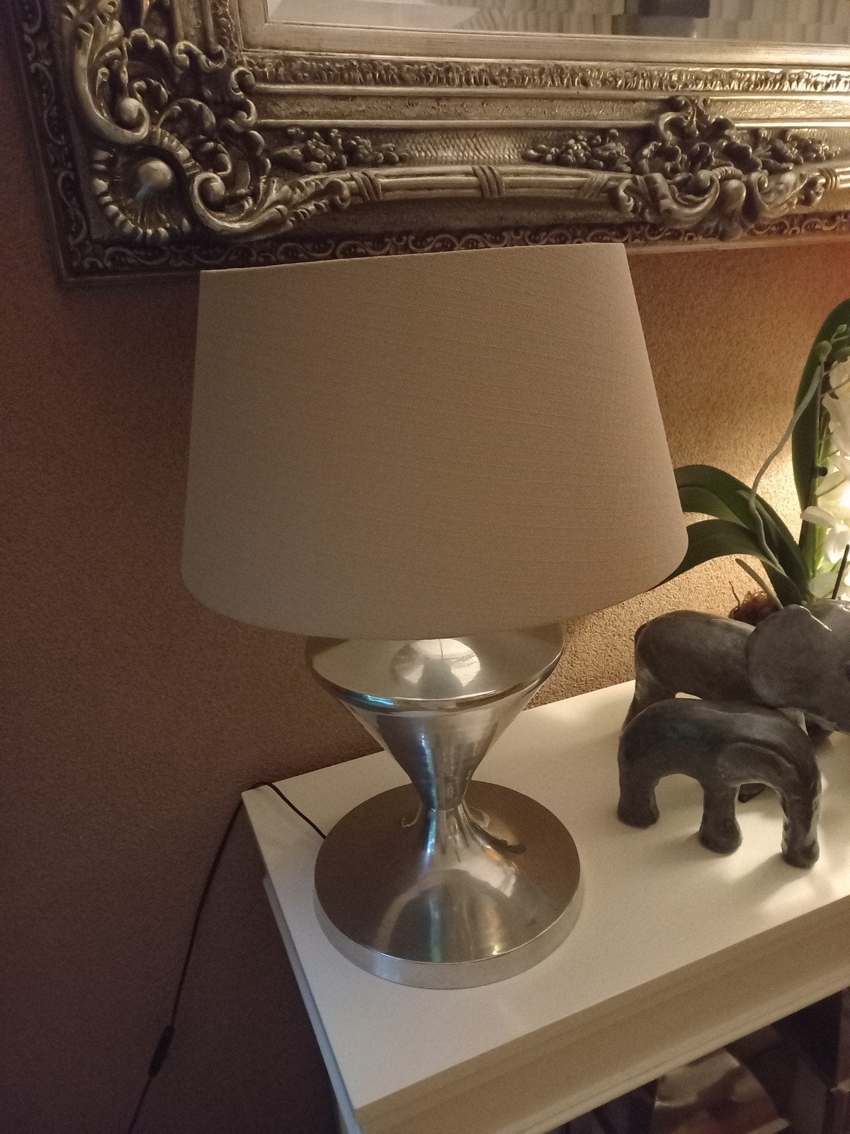 Moderne tafellamp met stoffen kap, Gebruikt, 50 tot 75 cm, Ophalen of Verzenden, Stof