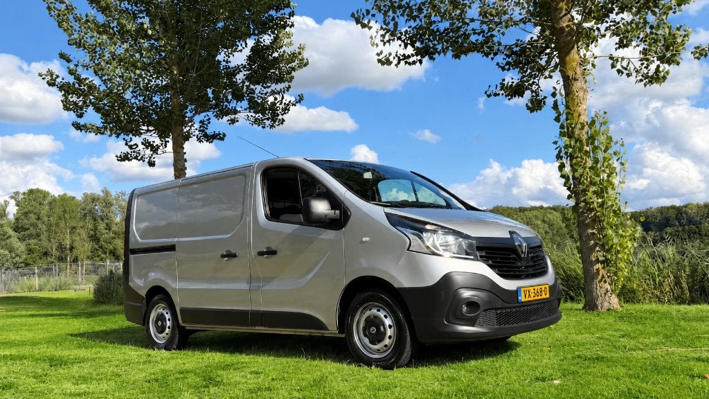 Nette Renault Trafic 1.6 L1H1 | CARPLAY | Camera | Trekhaak, Auto's, Voorwielaandrijving, Euro 5, Zwart, 4 cilinders