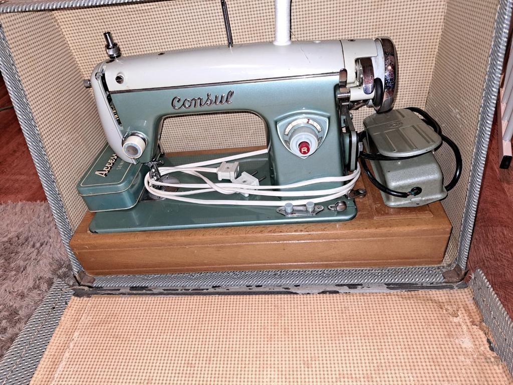 Naaimachine Consul, Antiek en Kunst, Antiek | Naaimachines, Ophalen