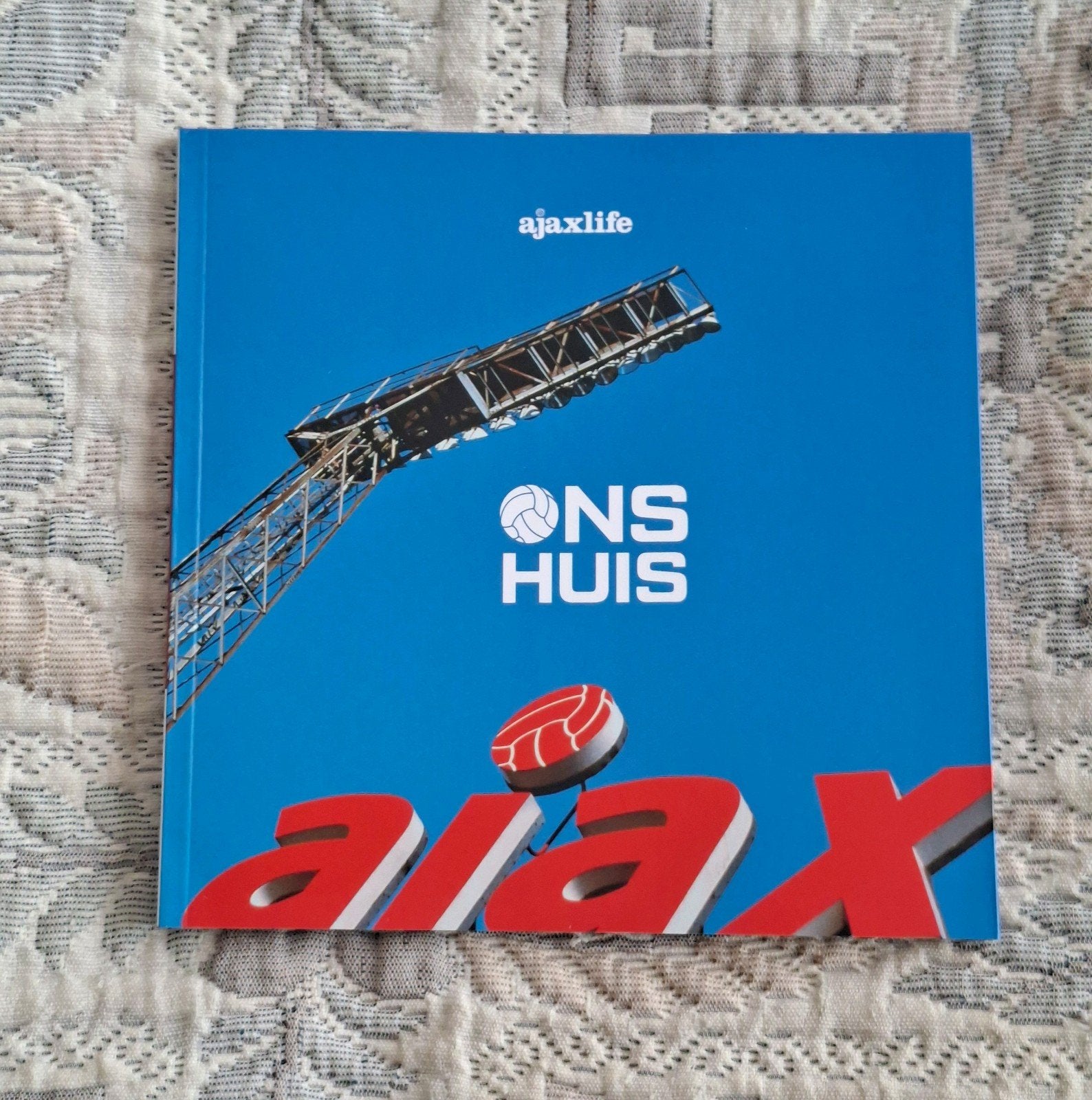Ajax boekje ons huis, Ophalen, Nieuw