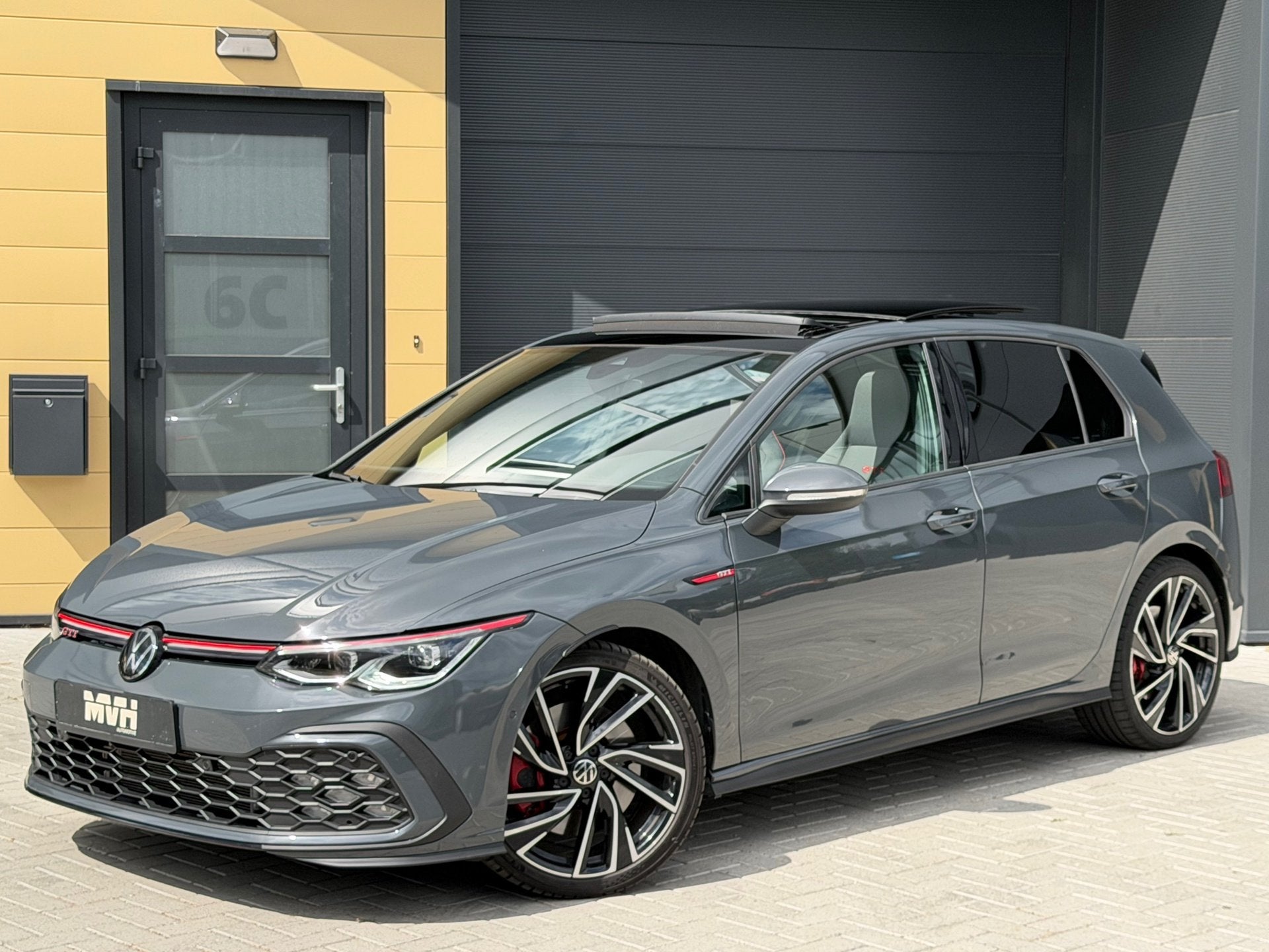 Volkswagen GOLF 2.0 TSI GTI '24 - Panorama - 20.000 KM - Vir, Auto's, Dealer onderhouden, Stof, Euro 6, 4 cilinders
