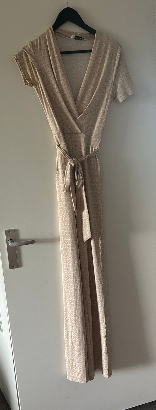 By Swan jumpsuit beige patroon, maat M, Ophalen of Verzenden, Nieuw, Maat 38/40 (M), Beige