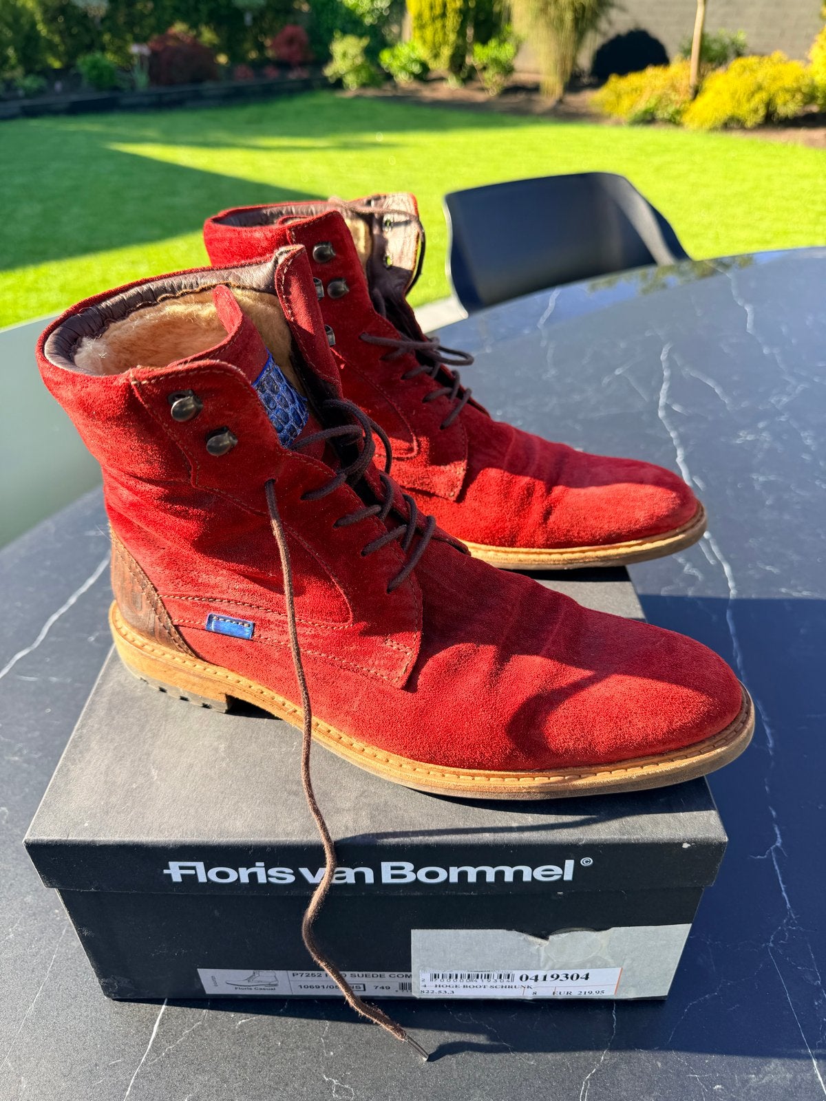 Floris van Bommel rode suède boots - Maat 42, Ophalen of Verzenden, Zo goed als nieuw, Overige kleuren, Boots