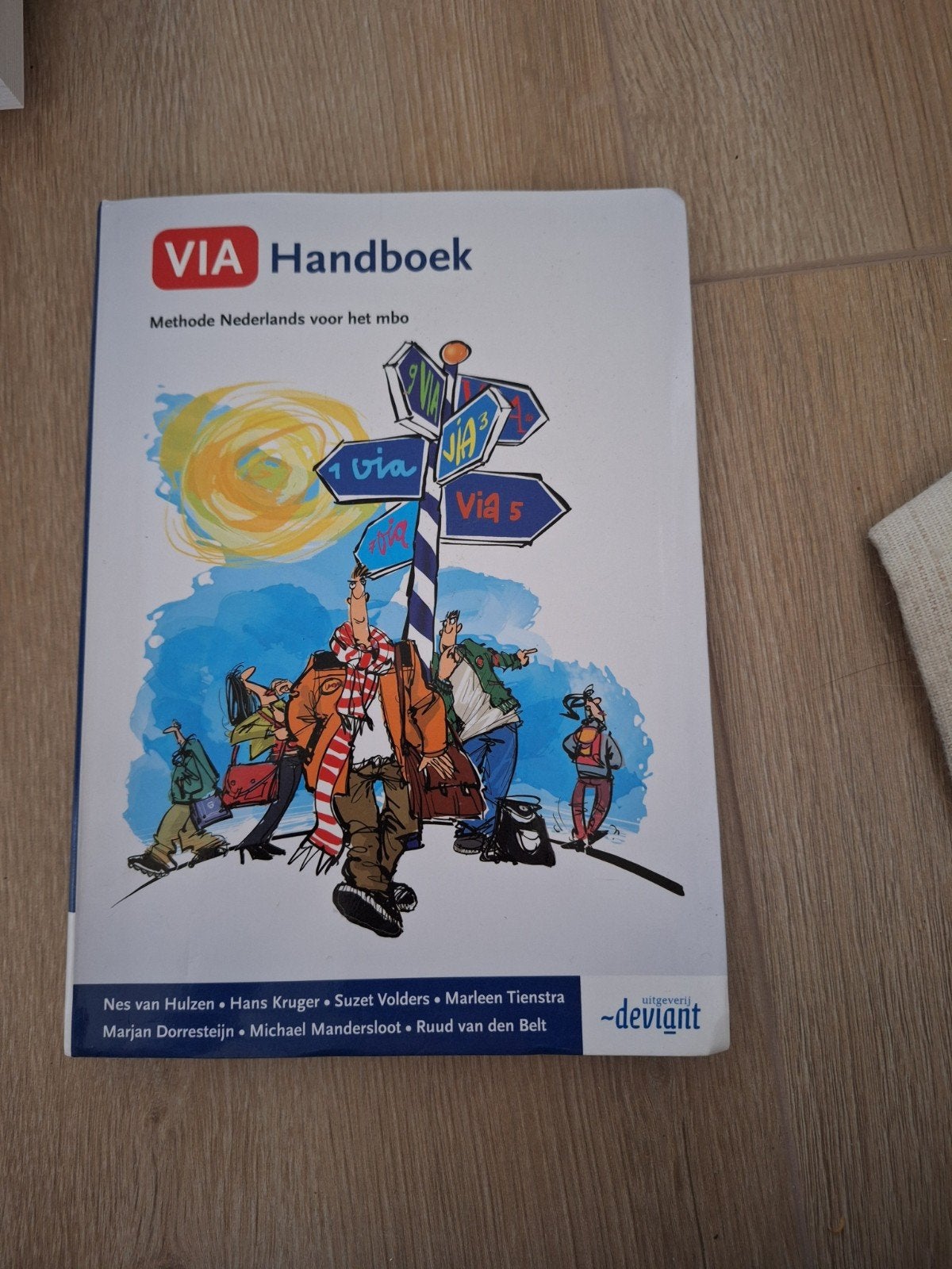 VIA Handboek: Methode Nederlands voor het MBO, Ophalen of Verzenden, Zo goed als nieuw, MBO, Nes van Hulzen, Hans Kruger, Suzet Volders, Marleen Tiemstra