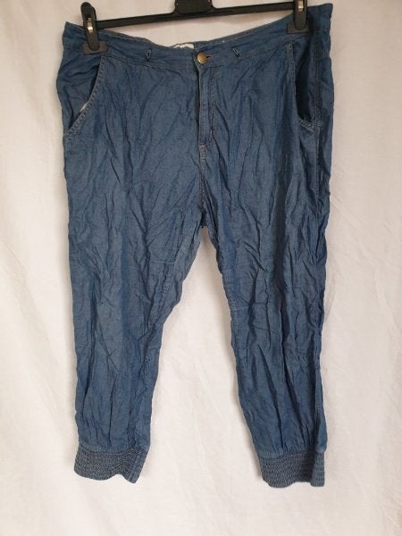Leuke 3/4e spijkerbroek mt L merk Pescara, Blauw, ., Ophalen of Verzenden, Zo goed als nieuw