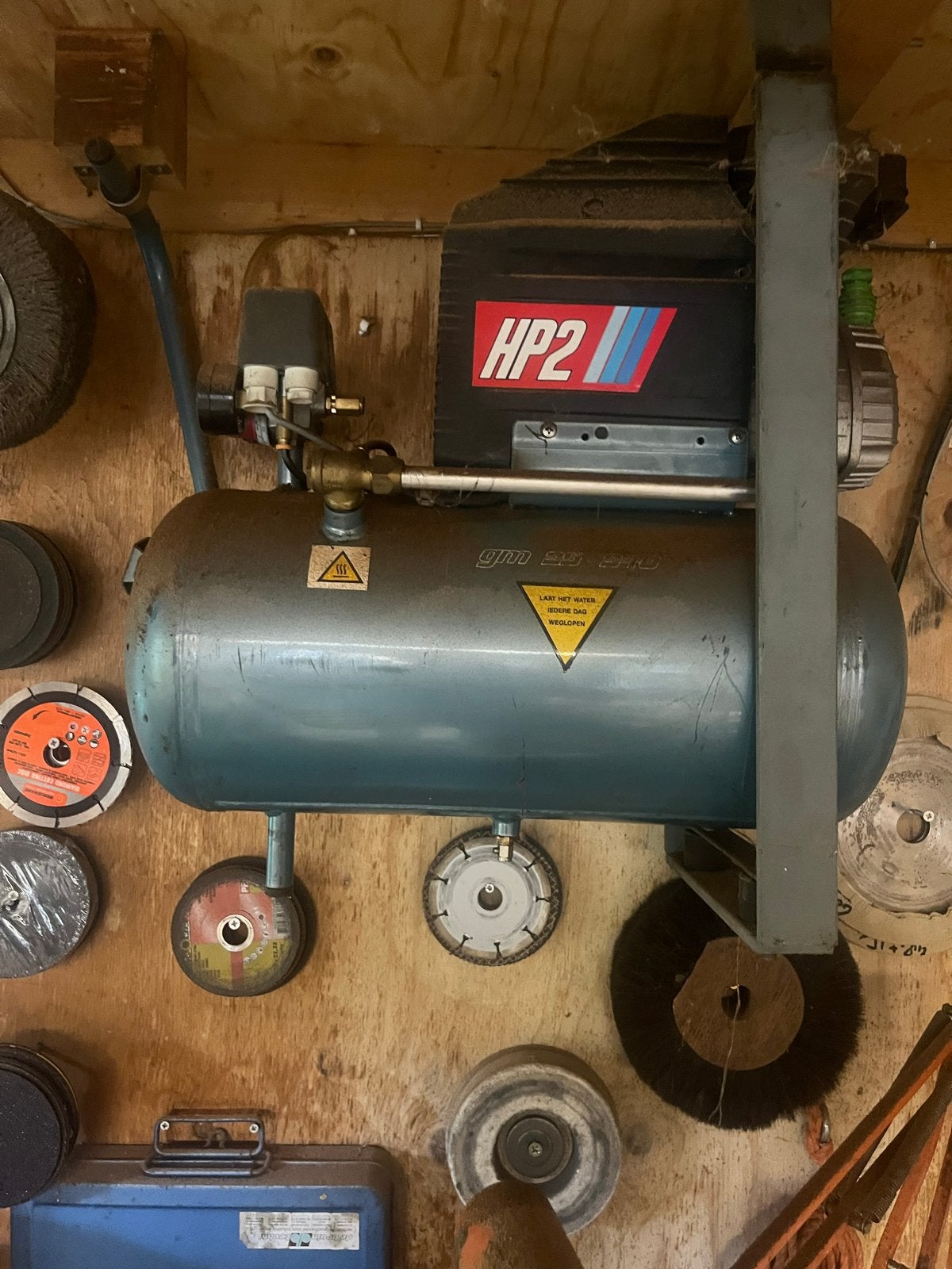 HP2 Compressor - Gebruikt maar in goede staat, Doe-het-zelf en Verbouw, Compressors, Ophalen, Gebruikt, 6 tot 10 bar, 25 tot 100 liter