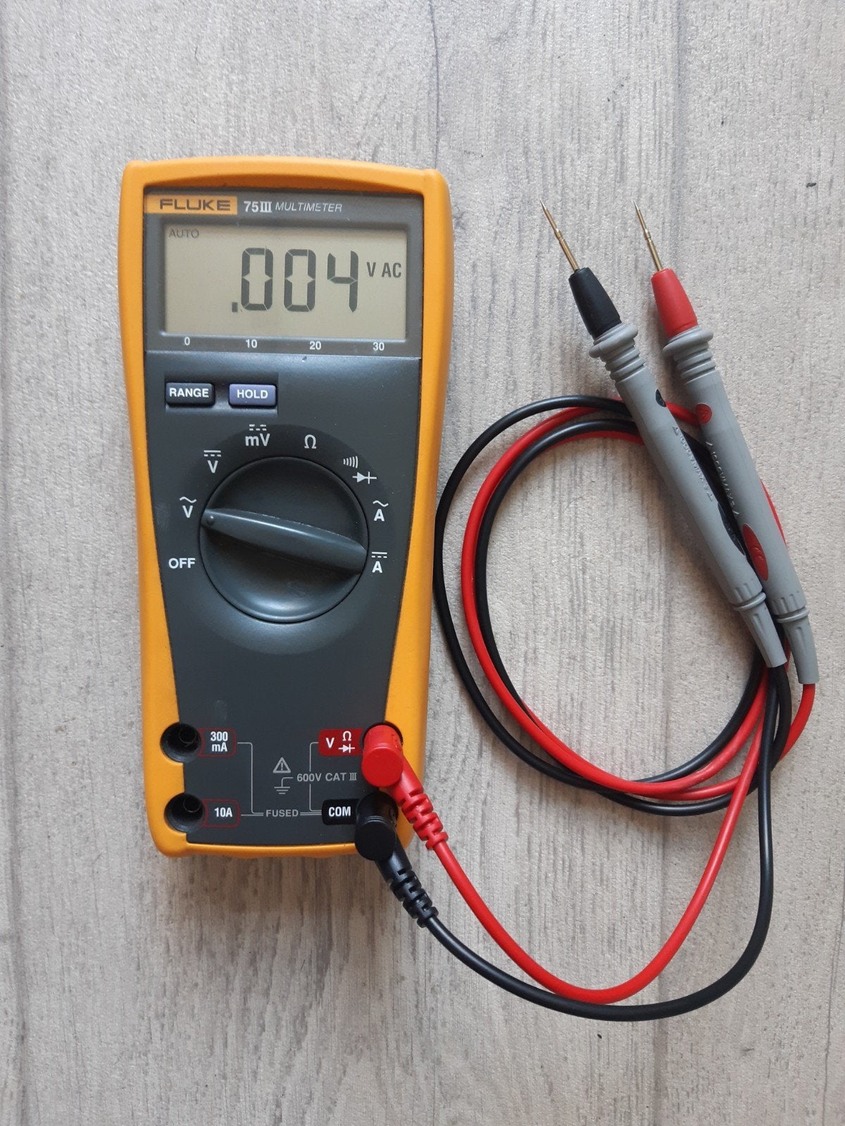 Fluke 75 III, Ophalen of Verzenden, Zo goed als nieuw, Multimeter