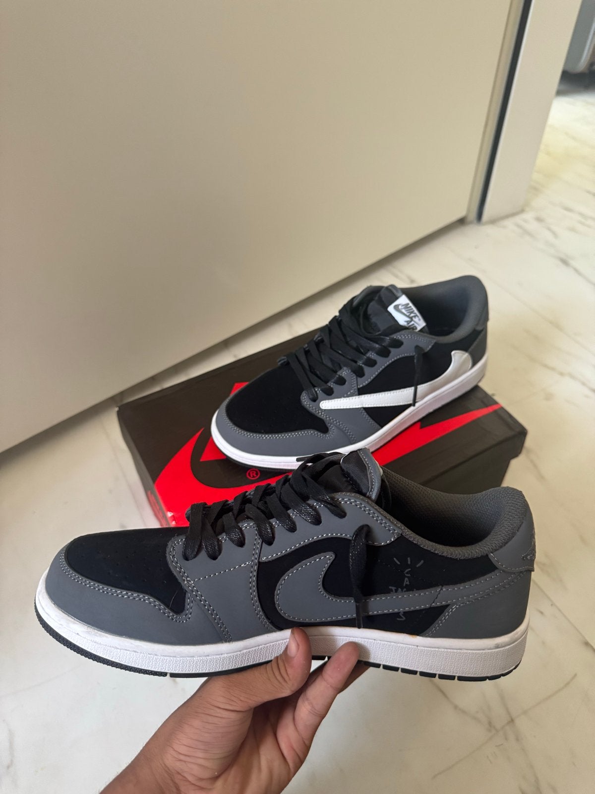Travis Scott x Air Jordan 1 Low OG "Black Phantom" - Maat 44, Ophalen of Verzenden, Nieuw, Zwart, Sneakers of Gympen