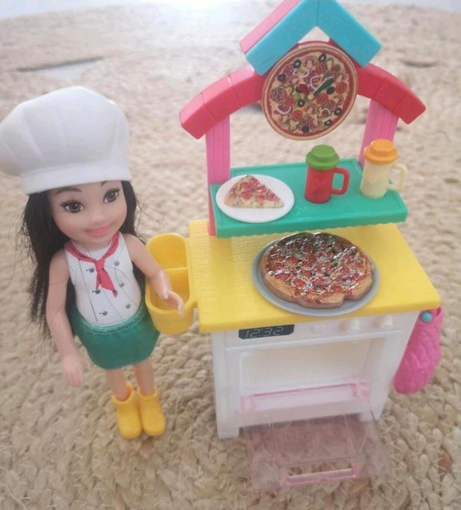 Barbie Chelsea pizzeria speelset ZGAN, Kinderen en Baby's, Speelgoed | Poppen, Ophalen of Verzenden, Zo goed als nieuw, Barbie
