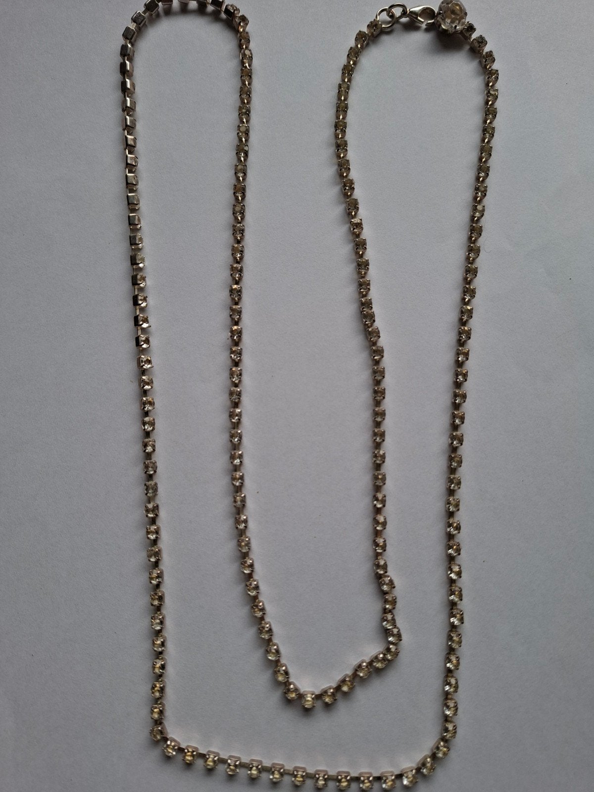 Elegante ketting met strass steentjes, Overige materialen, Gebruikt, Ophalen of Verzenden, Zilver