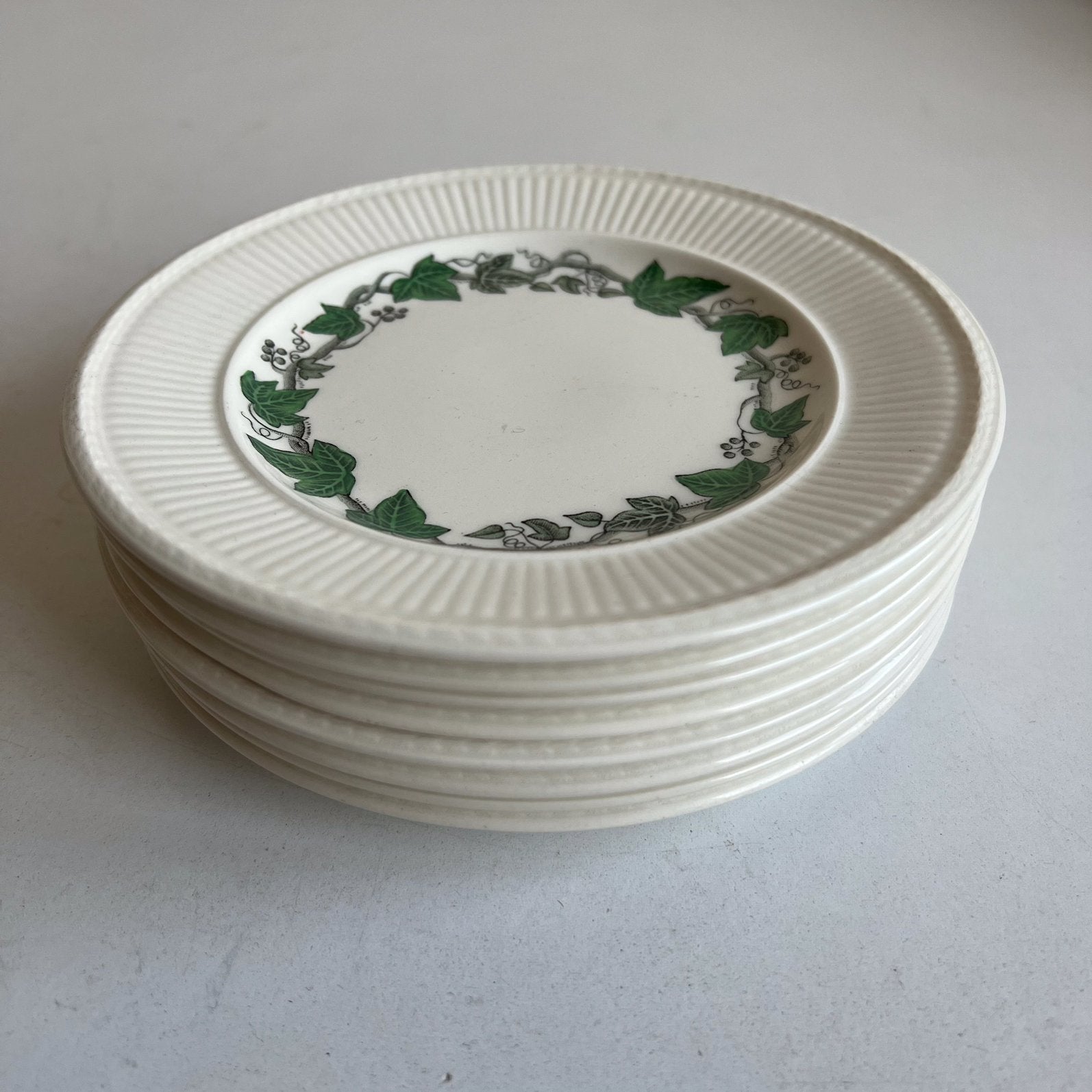 8x Wedgwood Stratford gebaksbord 16 cm bord klimop 1960 1962, Klassiek, Nieuw, Ophalen of Verzenden, Bord(en)