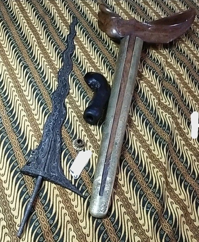 Keris Singo Barong 13 Luk Pedaringan Kebak Gembol Jati KAD83, Wapen, Verzenden, Overige materialen, Indonesië