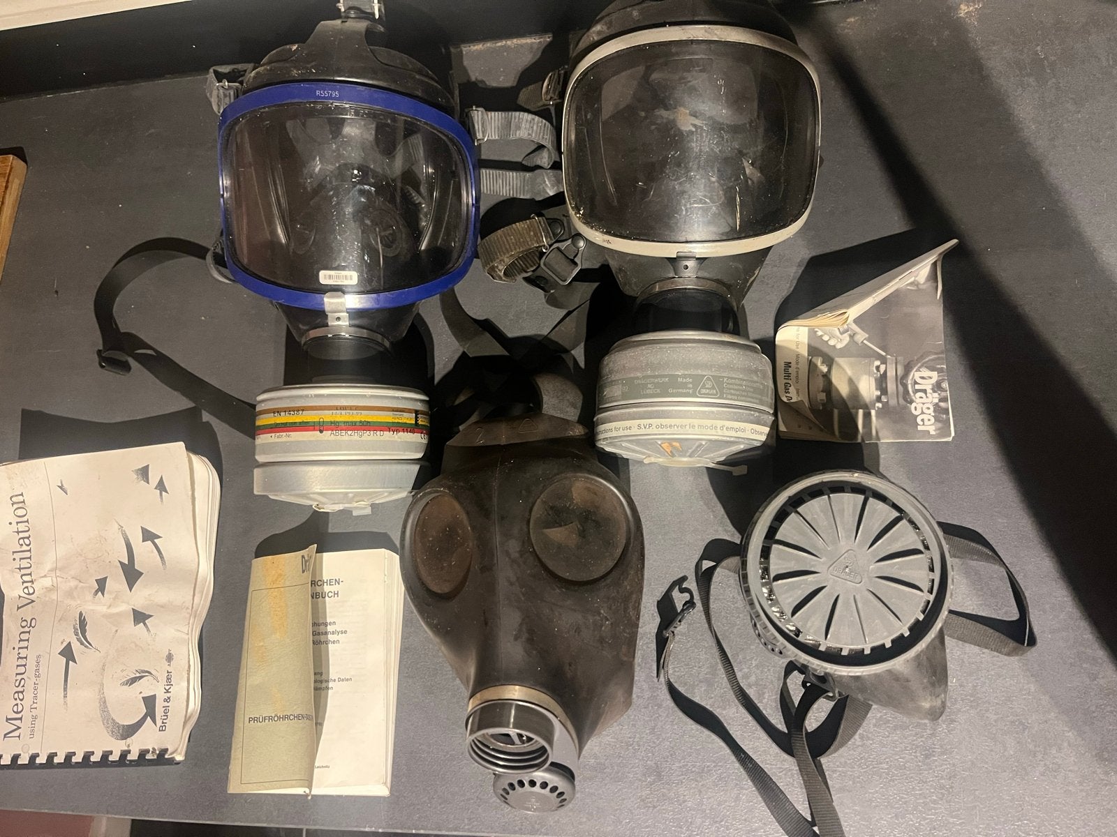 4 Vintage Dräger Gasmasker - Militair modern oud Verzameling, Ophalen of Verzenden, Overige soorten, Overige gebieden, Overige typen