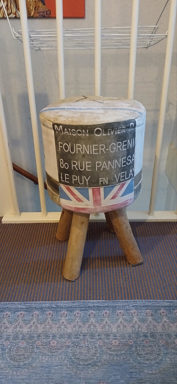 Unieke krukken met vintage print en houten poten, Ophalen, Gebruikt, Hout