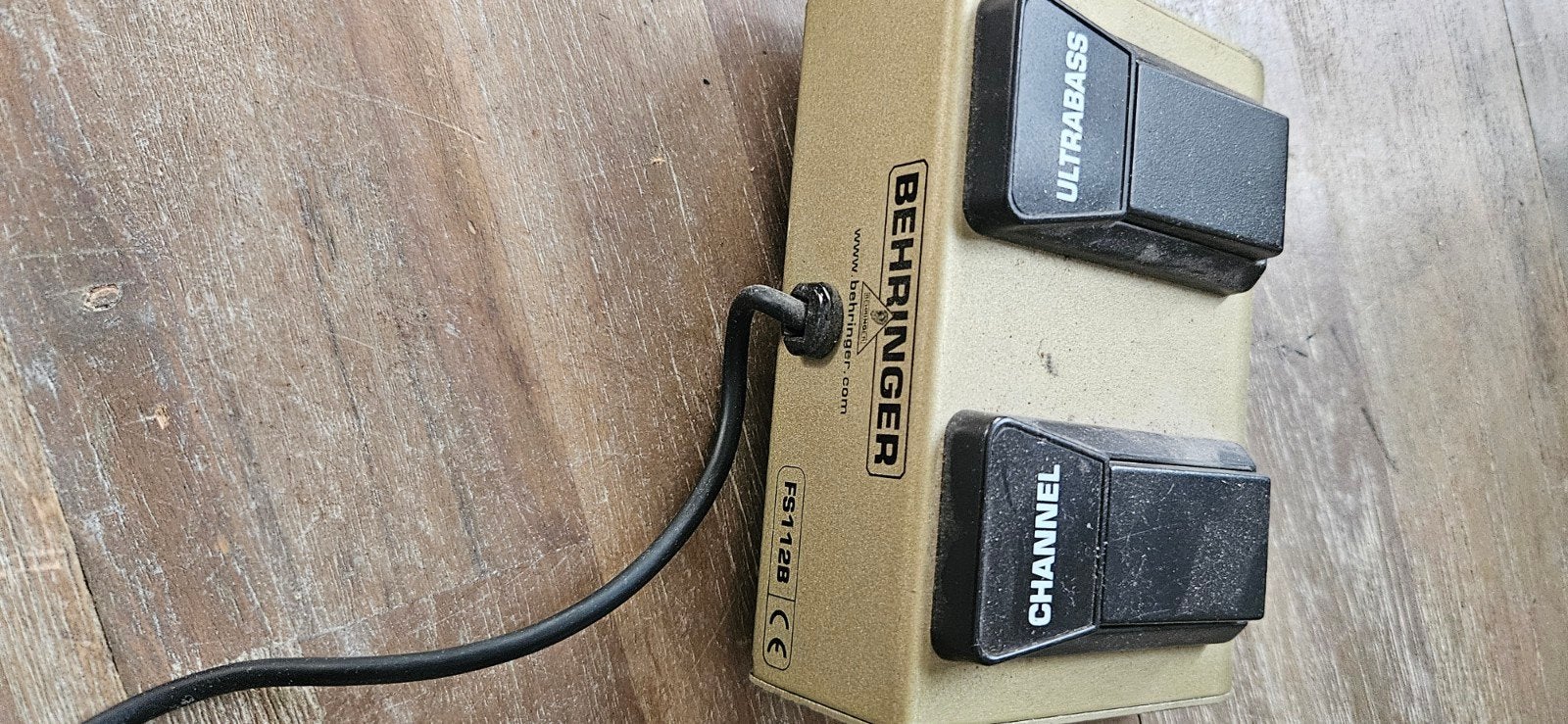 Behringer FS112B Voetschakelaar voor Versterker, Muziek en Instrumenten, Ophalen of Verzenden, Gebruikt, Overige typen