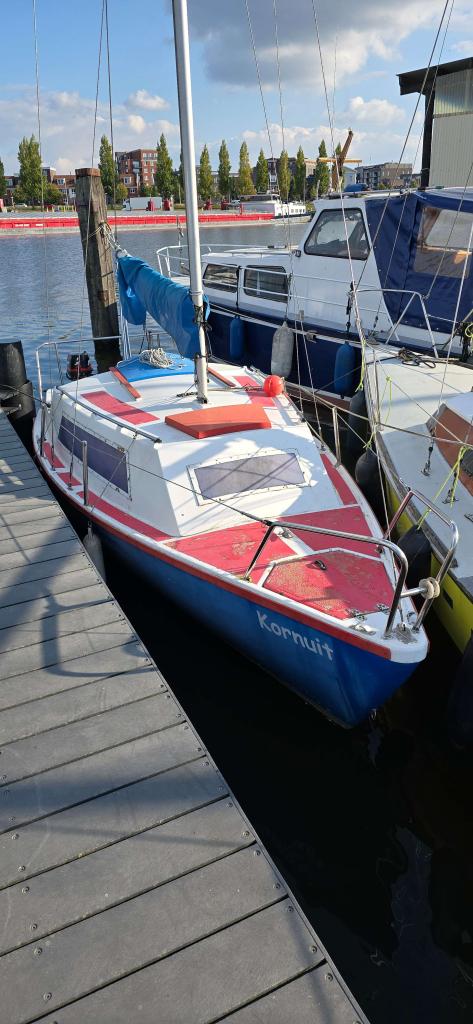 Kajuitboot polyester 1250euro, Watersport en Boten, Kajuitzeilboten en Zeiljachten, Gebruikt, Ophalen