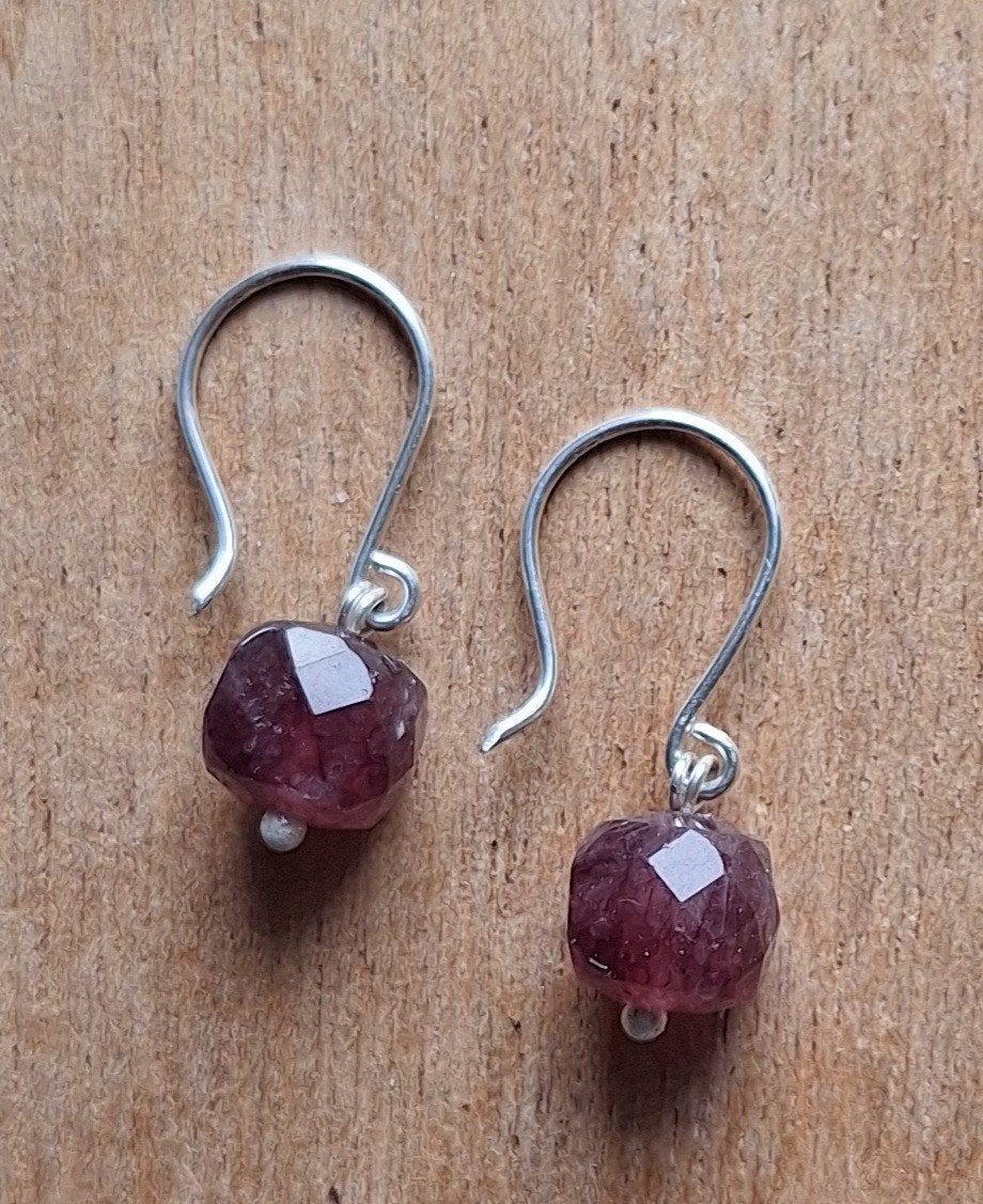 Handgemaakte oorbellen echt zilver en granaat, Sieraden, Tassen en Uiterlijk, Oorbellen, Hangers, Verzenden, Nieuw, Met edelsteen