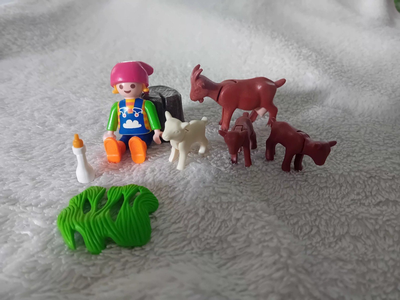Playmobil meisje met geitjes 70420, Ophalen of Verzenden, Zo goed als nieuw