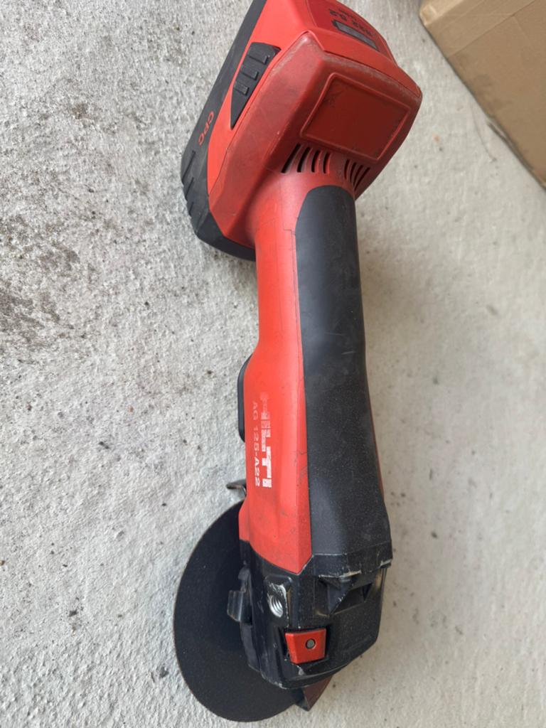Hilti accu slijptol, Ophalen of Verzenden, Zo goed als nieuw, Minder dan 700 watt, Haakse handslijpmachine
