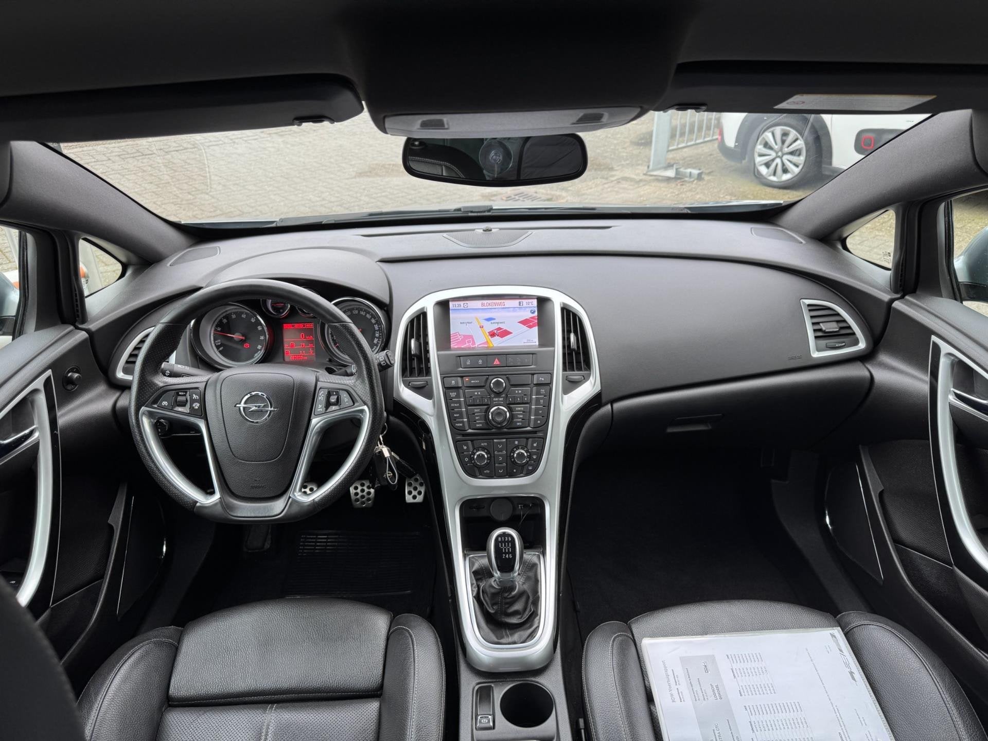 Opel Astra GTC 1.6 Turbo Sport NL AUTO MET NAP / AFN. TREKHA, Euro 5, 730 kg, Gebruikt, Zwart