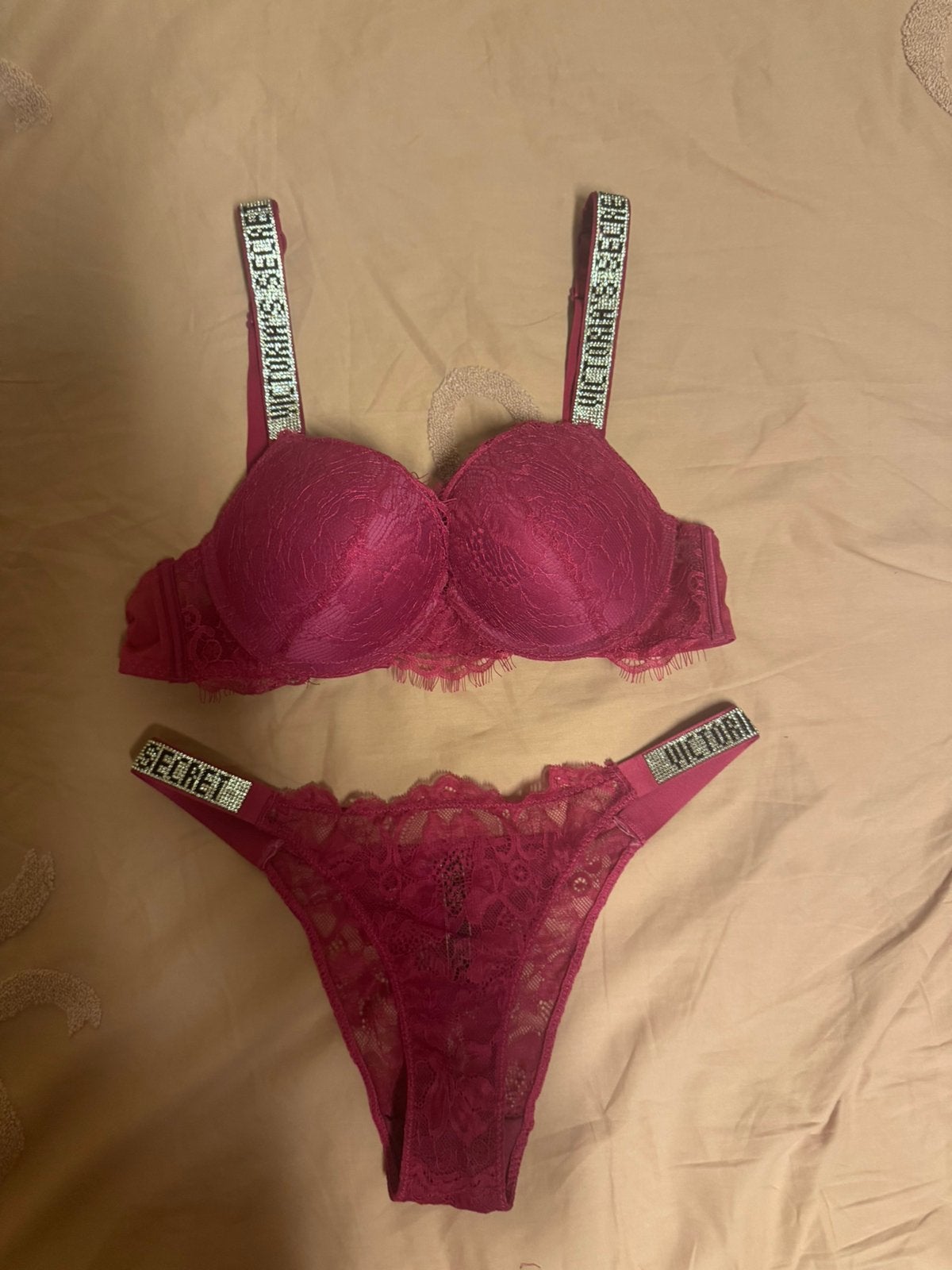 Victoria’s Secret lace lingerie set, Ophalen of Verzenden, Roze, BH