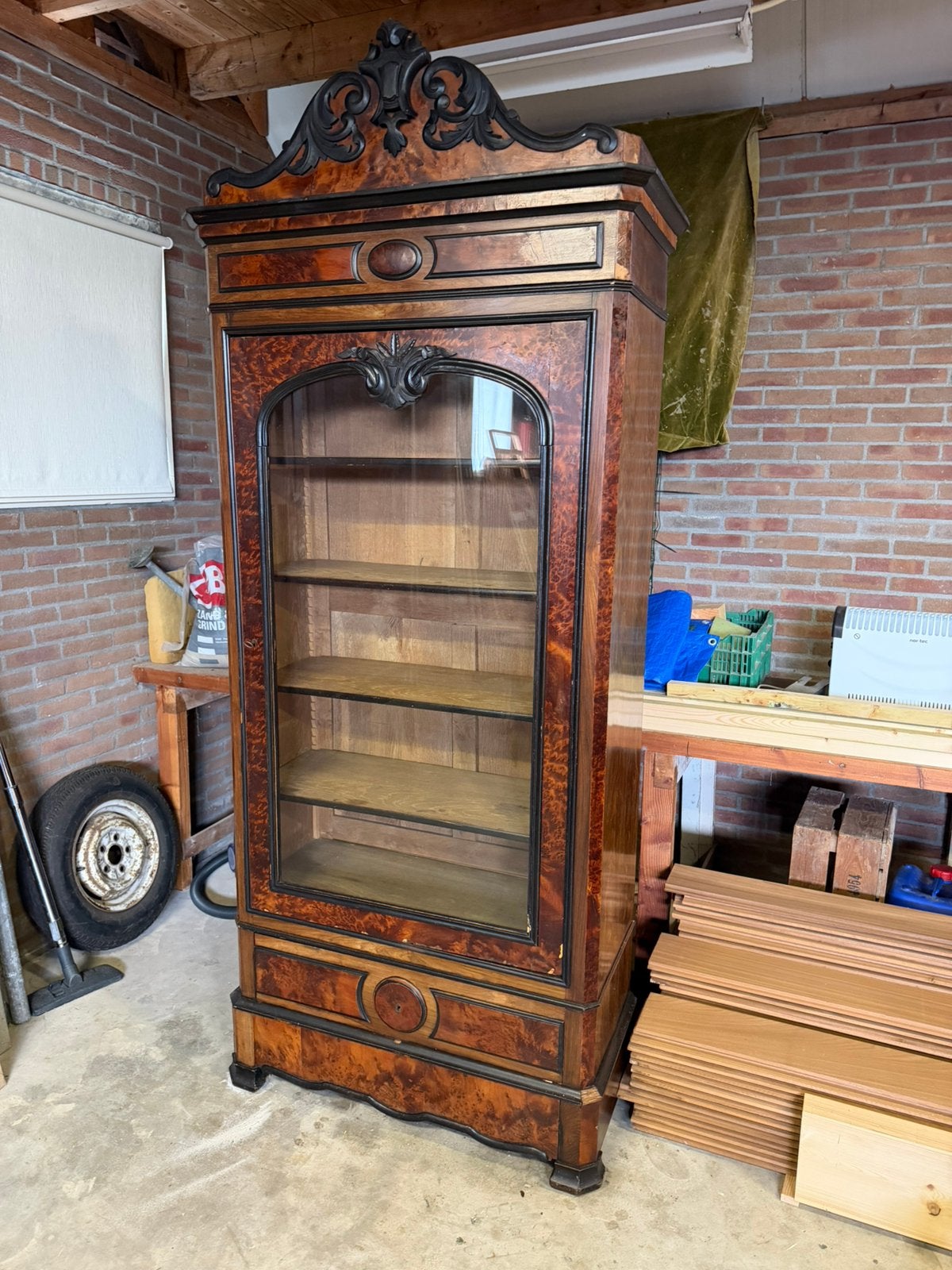 Antieke houten kast met glasdeur en laden, Antiek en Kunst, Ophalen