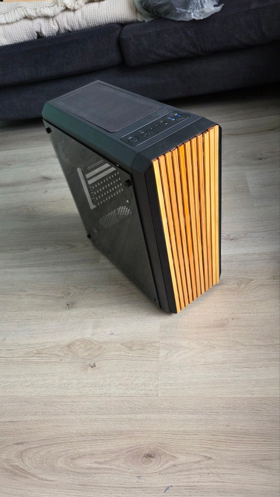 Stijlvolle computerbehuizing met 6 fans, Computers en Software, Computerbehuizingen, Ophalen of Verzenden, Gebruikt