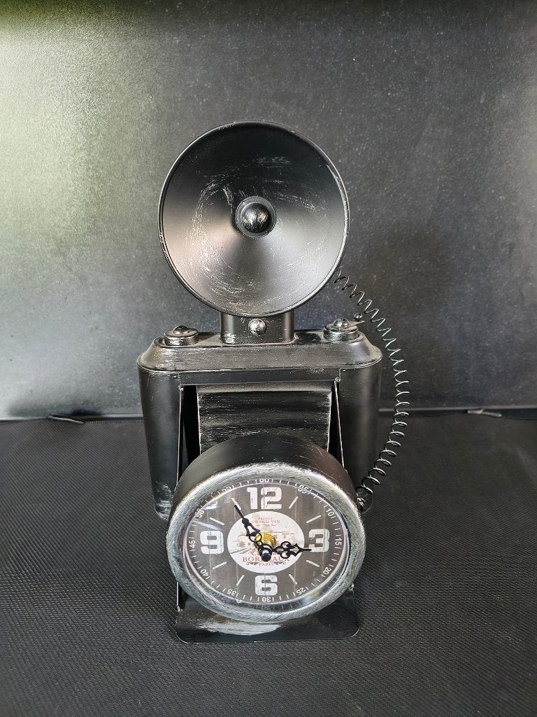 Unieke vintage camera klok - Tafelklok in retro stijl, Ophalen, Analoog, Werkt op batterijen, Zo goed als nieuw