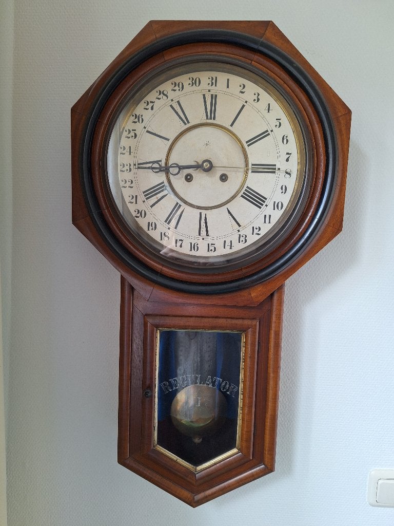 Antieke klok, regulator, Ophalen
