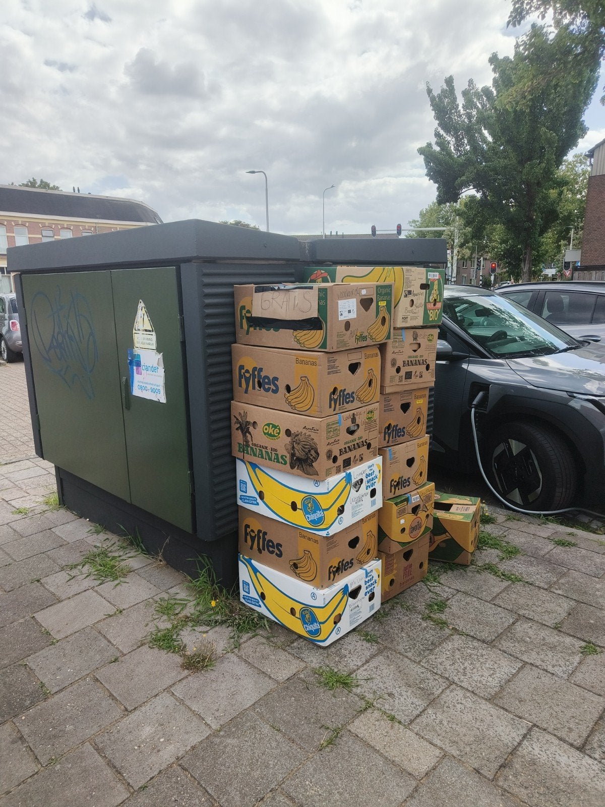Gratis op te halen bananendozen, Ophalen, Gebruikt, Schuur