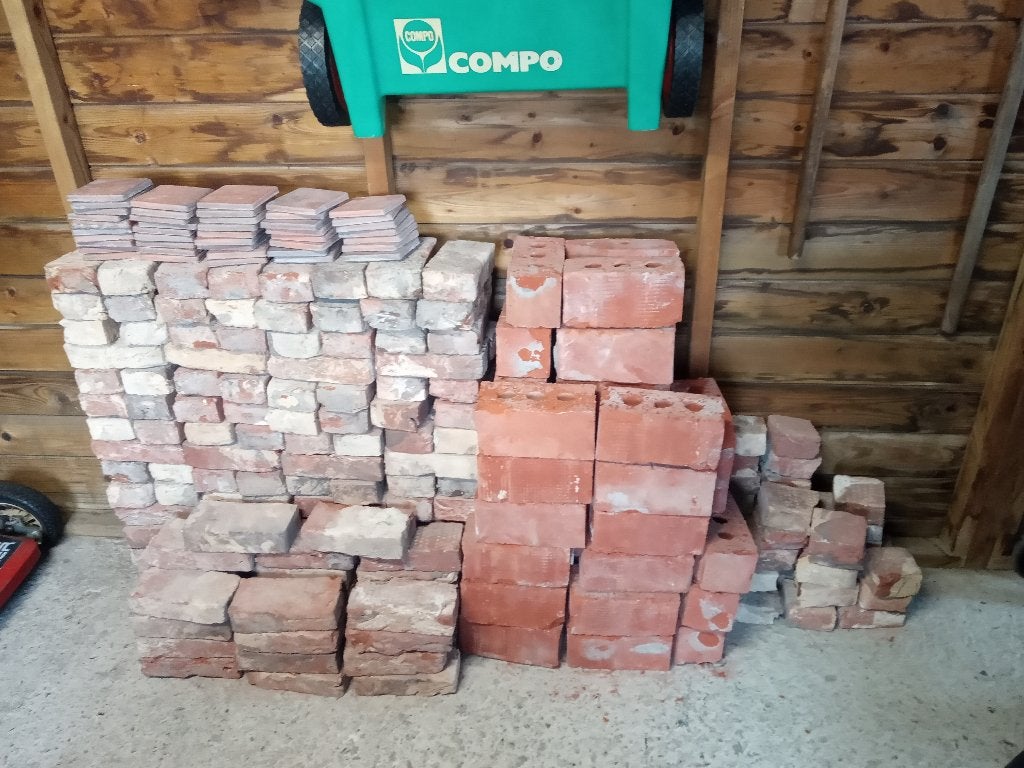 Oude bakstenen 150st. + tegeltjes 40st., Ophalen, Gebruikt, Bakstenen