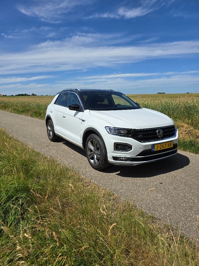 VW T-Roc 1.5 TSI 2xR-Line | Pano | keyless| Virtual | beats, Auto's, 1254 kg, 15 km/l, 1498 cc, Zwart