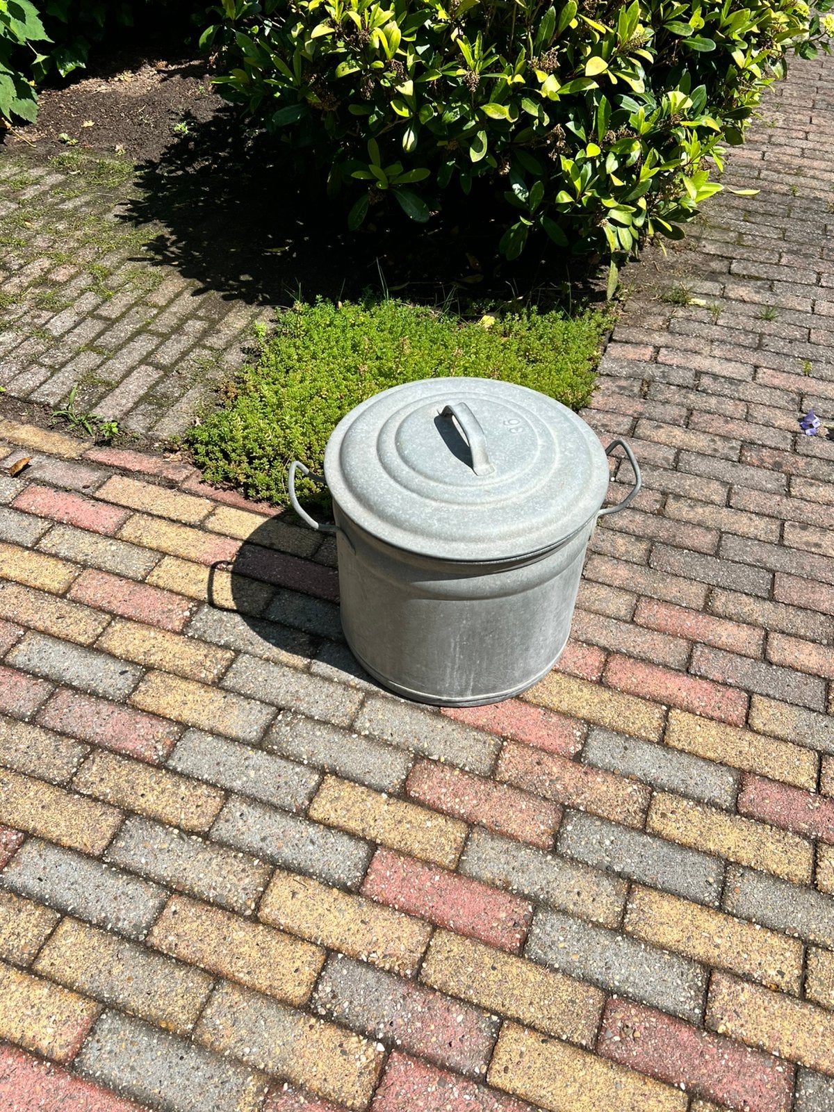 Authentieke zinken wasemmer, Ophalen
