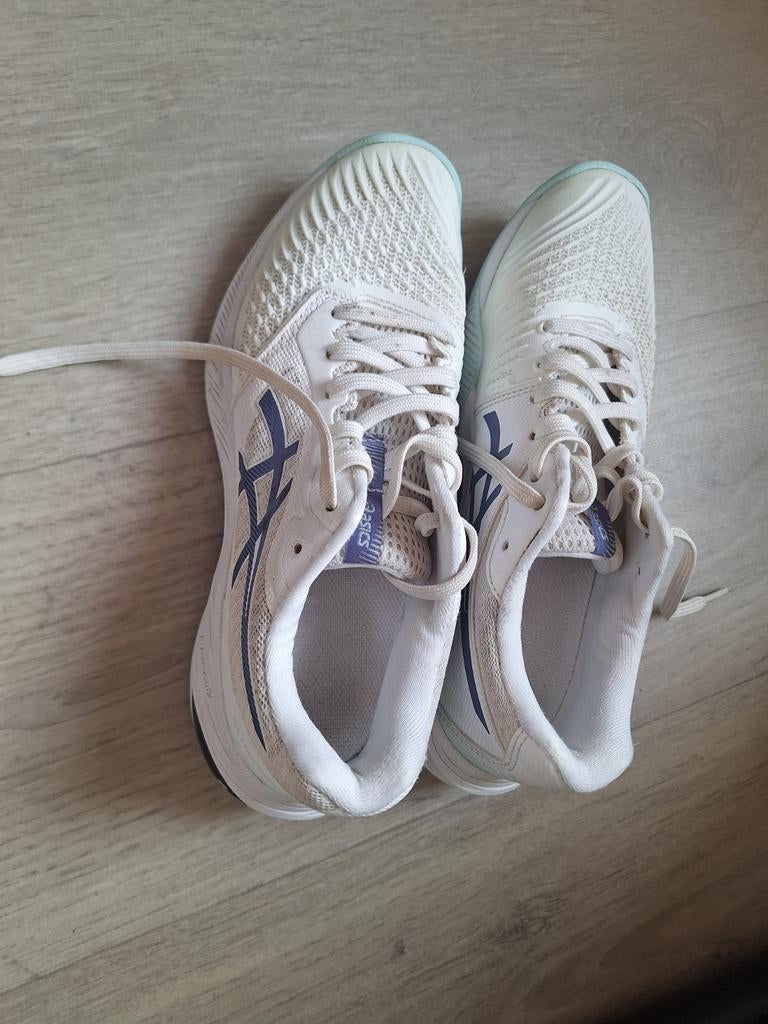 Asics zaalschoenen maat 39.5, Ophalen of Verzenden