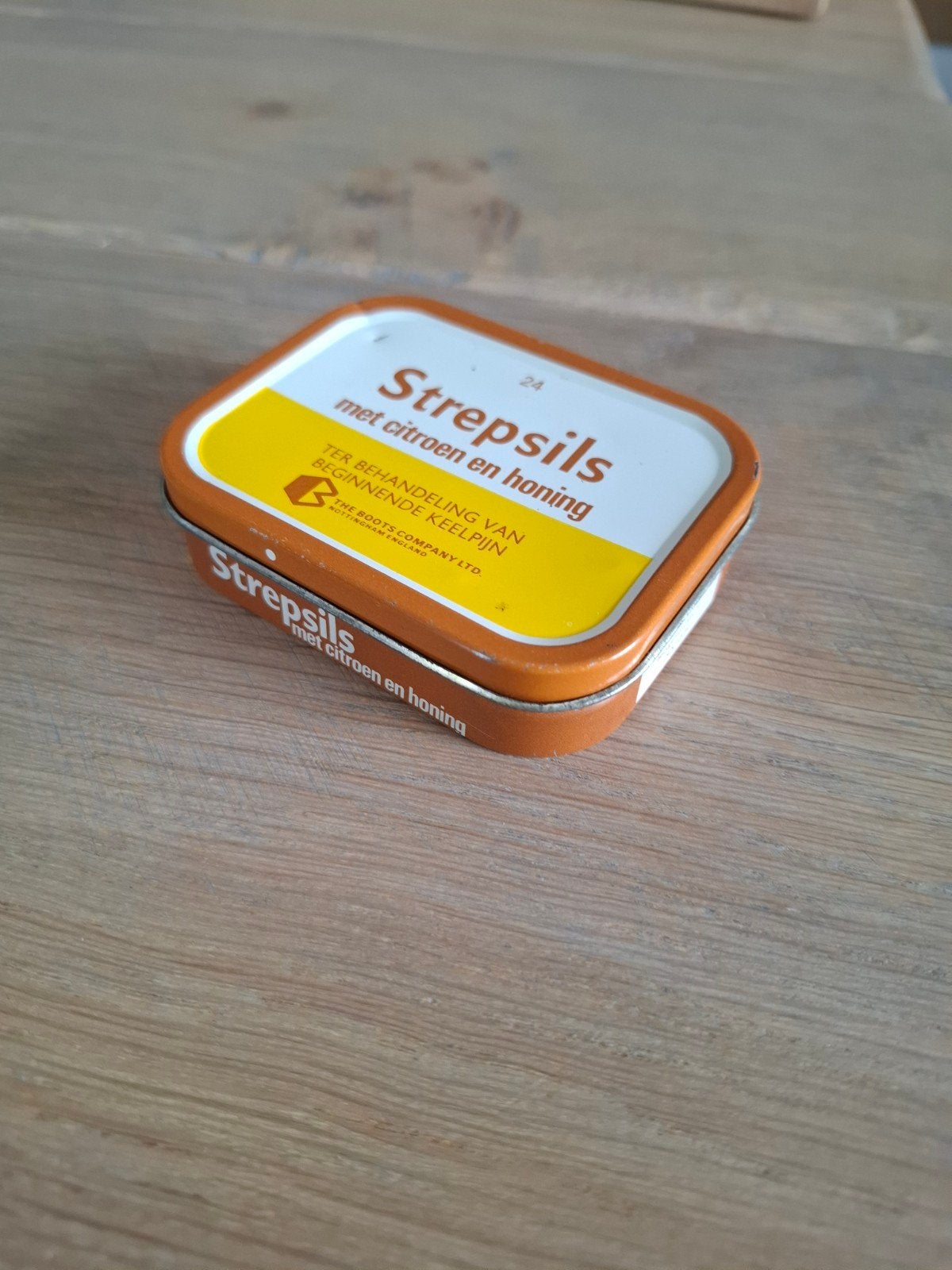 Vintage Strepsils doosje met citroen en honing, Verzamelen, Ophalen of Verzenden, Gebruikt, Overige, Overige merken