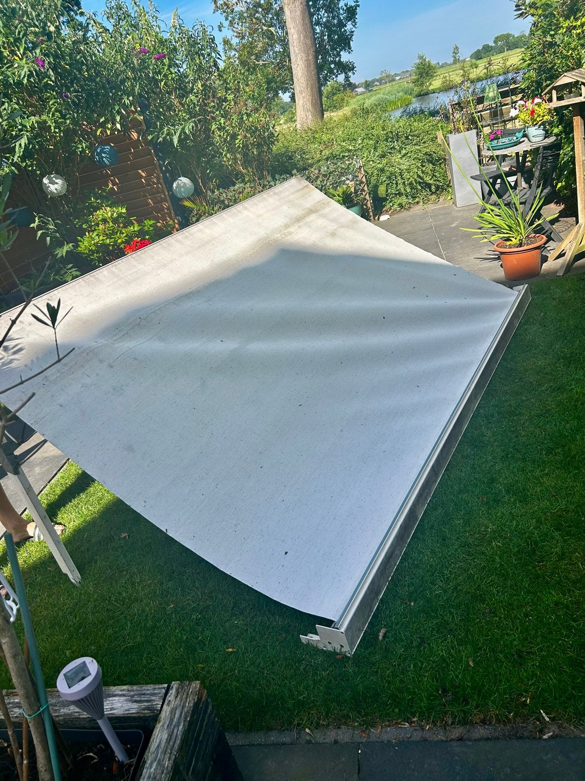 Wit knikarmscherm - 275 cm breed, Tuin en Terras, Zonneschermen, Ophalen, Gebruikt, 150 tot 300 cm, 250 cm tot 450 cm
