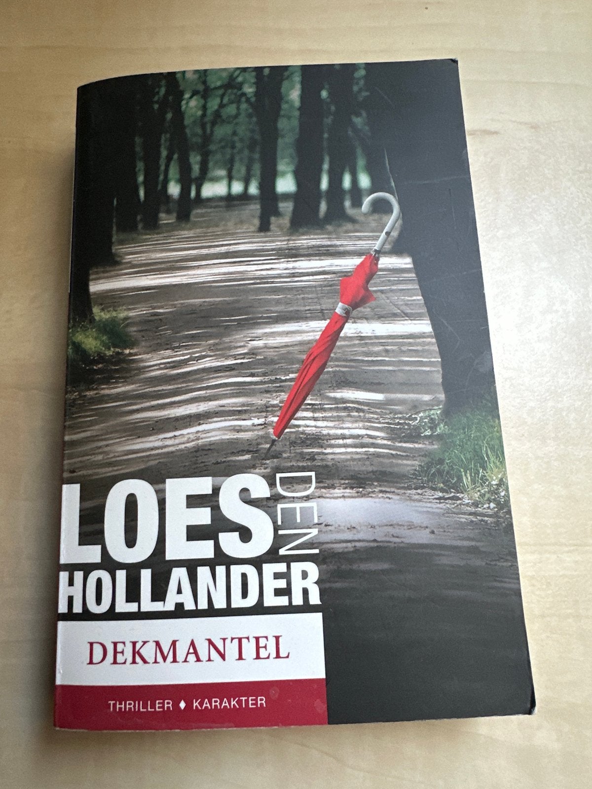 Loes den Hollander - Dekmantel (Thriller), Ophalen of Verzenden, Gelezen, Nederland
