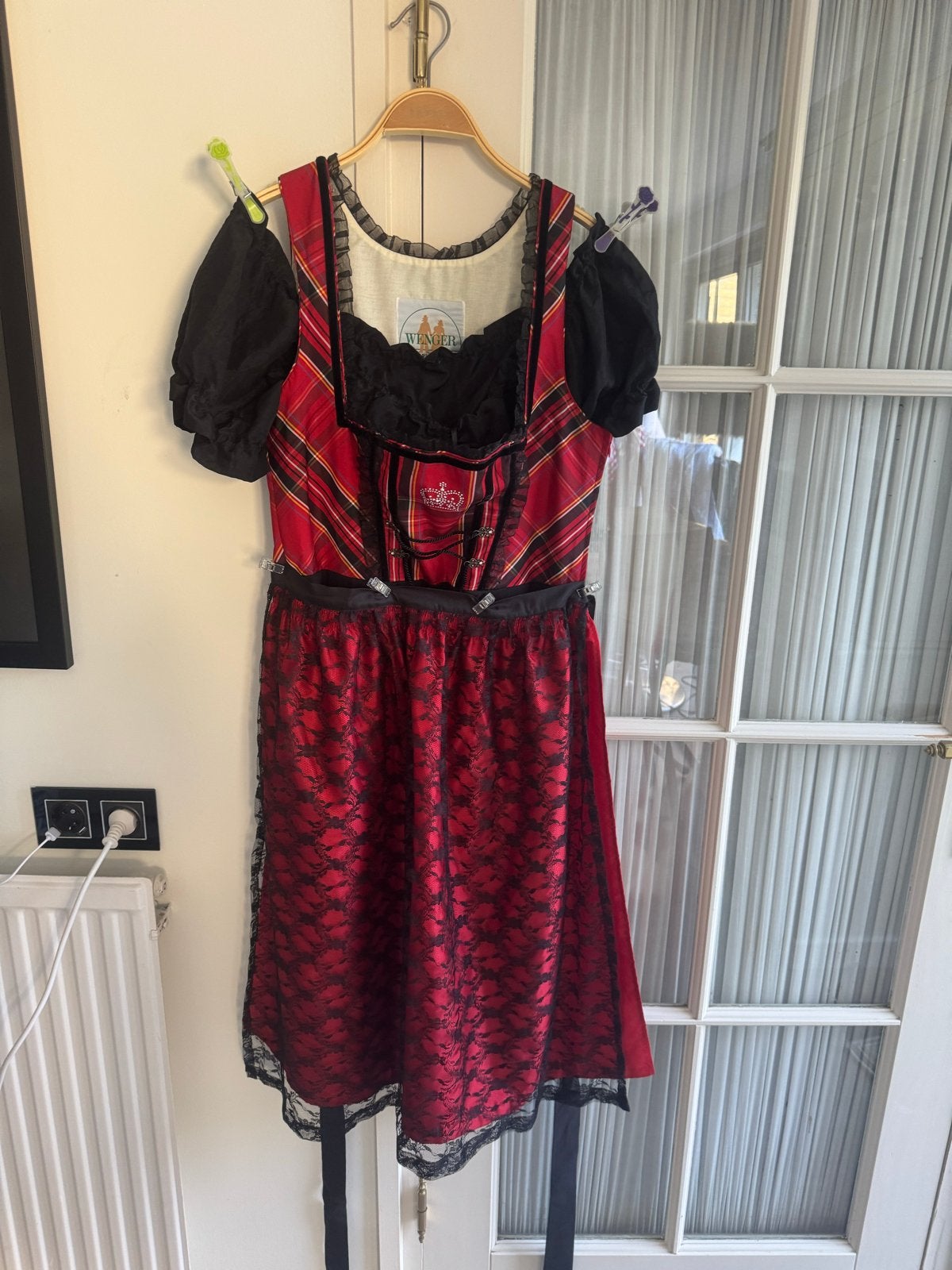Glamoureus Oostenrijks Oktoberfeest Dirndl - Maat 42/44, Ophalen of Verzenden, Gedragen, Maat 42/44 (L), Rood