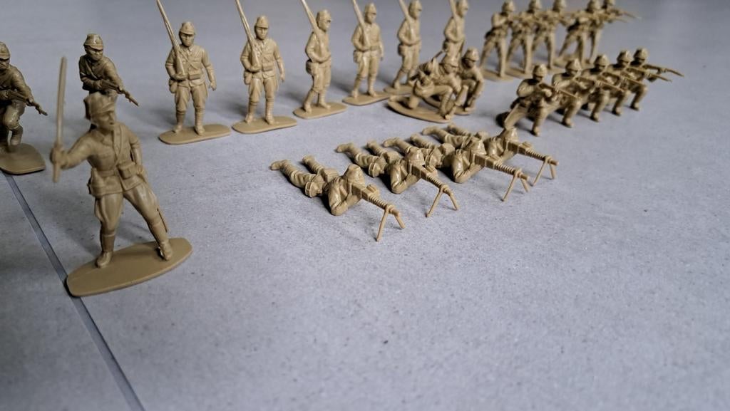 Airfix 1:32 WW2 Japanse infanterie - 28 stuks (jaren '70), Ophalen of Verzenden, Gebruikt, Groter dan 1:35, Figuur of Figuren