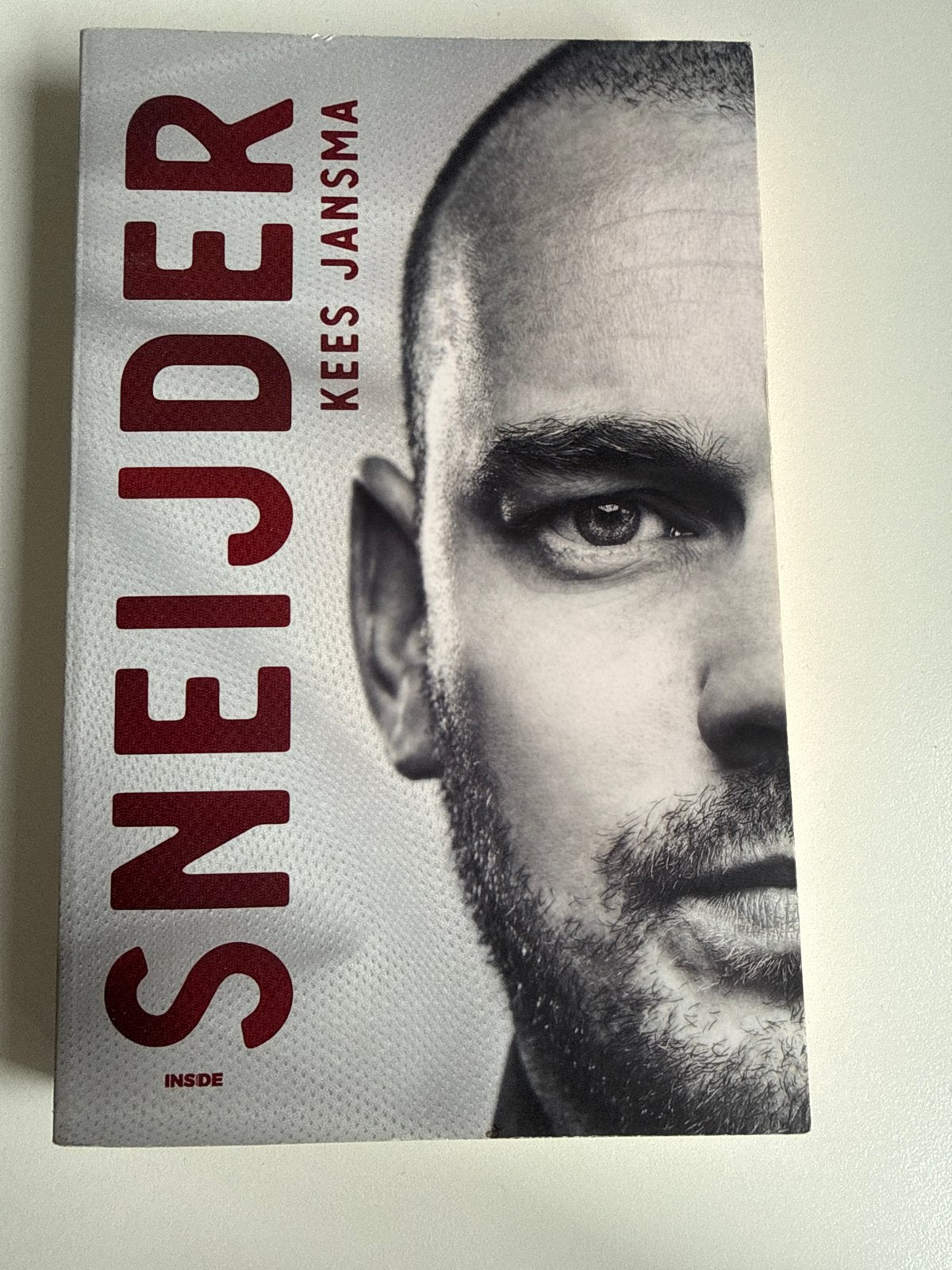 Snijder - Het complete verhaal van Wesley Sneijder, Ophalen of Verzenden, Zo goed als nieuw, Sport