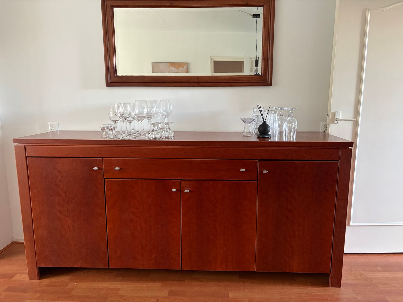 Houten dressoir en eettafel set, Ophalen, Gebruikt, 150 tot 200 cm, Met lade(s)