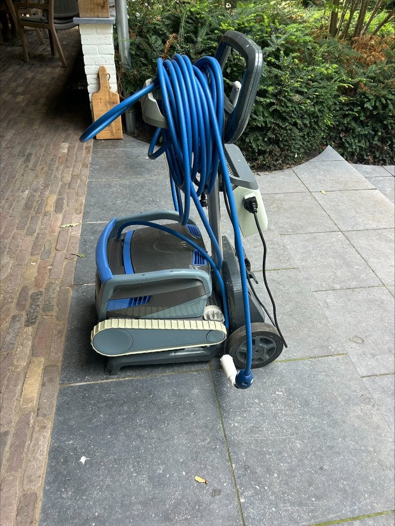 Dolphin M700 zwembadrobot |  voor handige doe-het-zelver, Tuin en Terras, Zwembad-toebehoren, Ophalen, Gebruikt, Overige typen