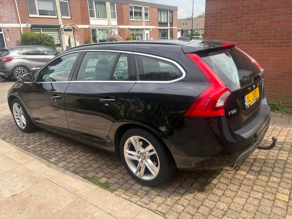 Volvo V60 D3 163pk 5 cilinder, Auto's, Volvo, Particulier, V60, Diesel, C, Stationwagon, Automaat, Geïmporteerd, Zwart, Voorwielaandrijving