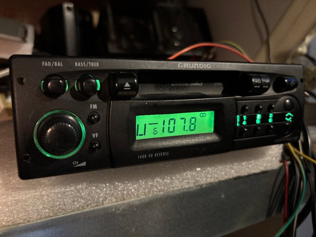 Low-budget spelende FM-radio's jaren '70/'80 vanaf 10€, Auto diversen, Ophalen, Gebruikt