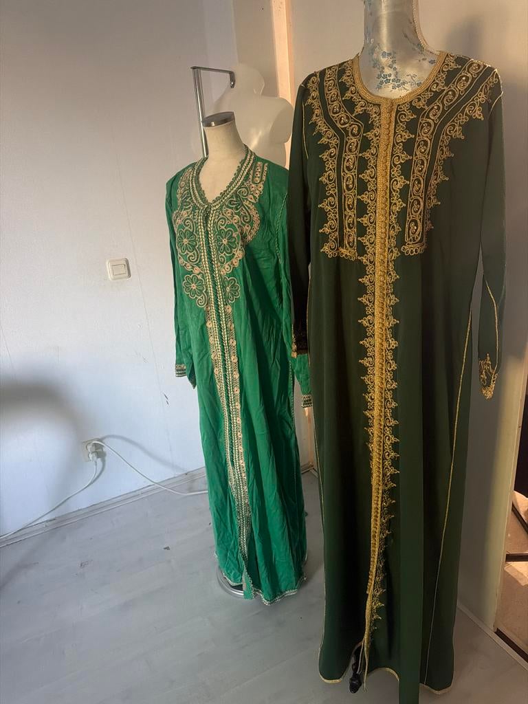Elegante Kaftan Jurken - Groen met Gouden Borduurwerk, Maat 38/40 (M), Overige typen, Ophalen of Verzenden, Zo goed als nieuw