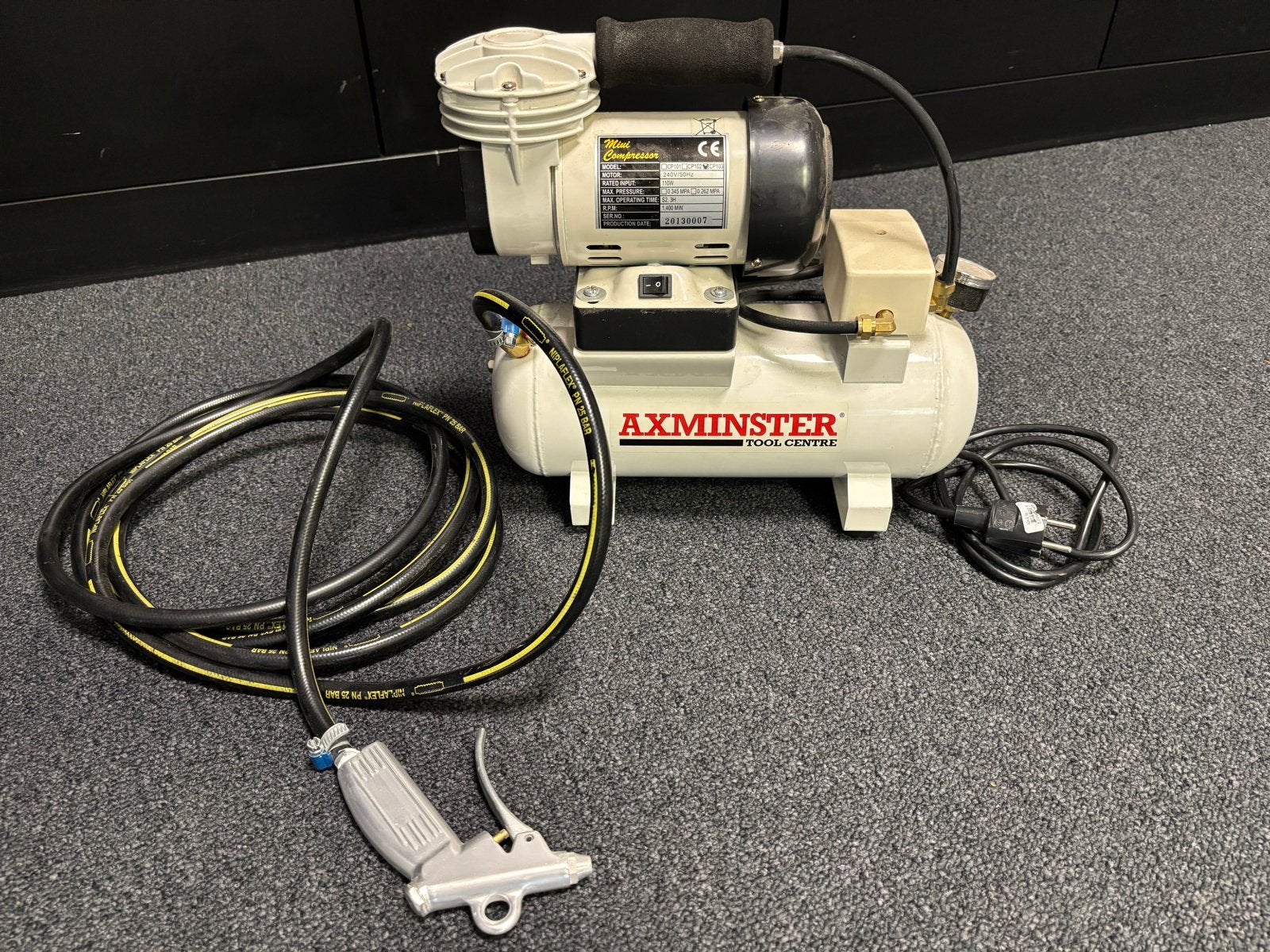 Axminster Mini Compressor CP101 met blaaspistool, Gebruikt, Ophalen of Verzenden, Minder dan 200 liter/min, Minder dan 6 bar