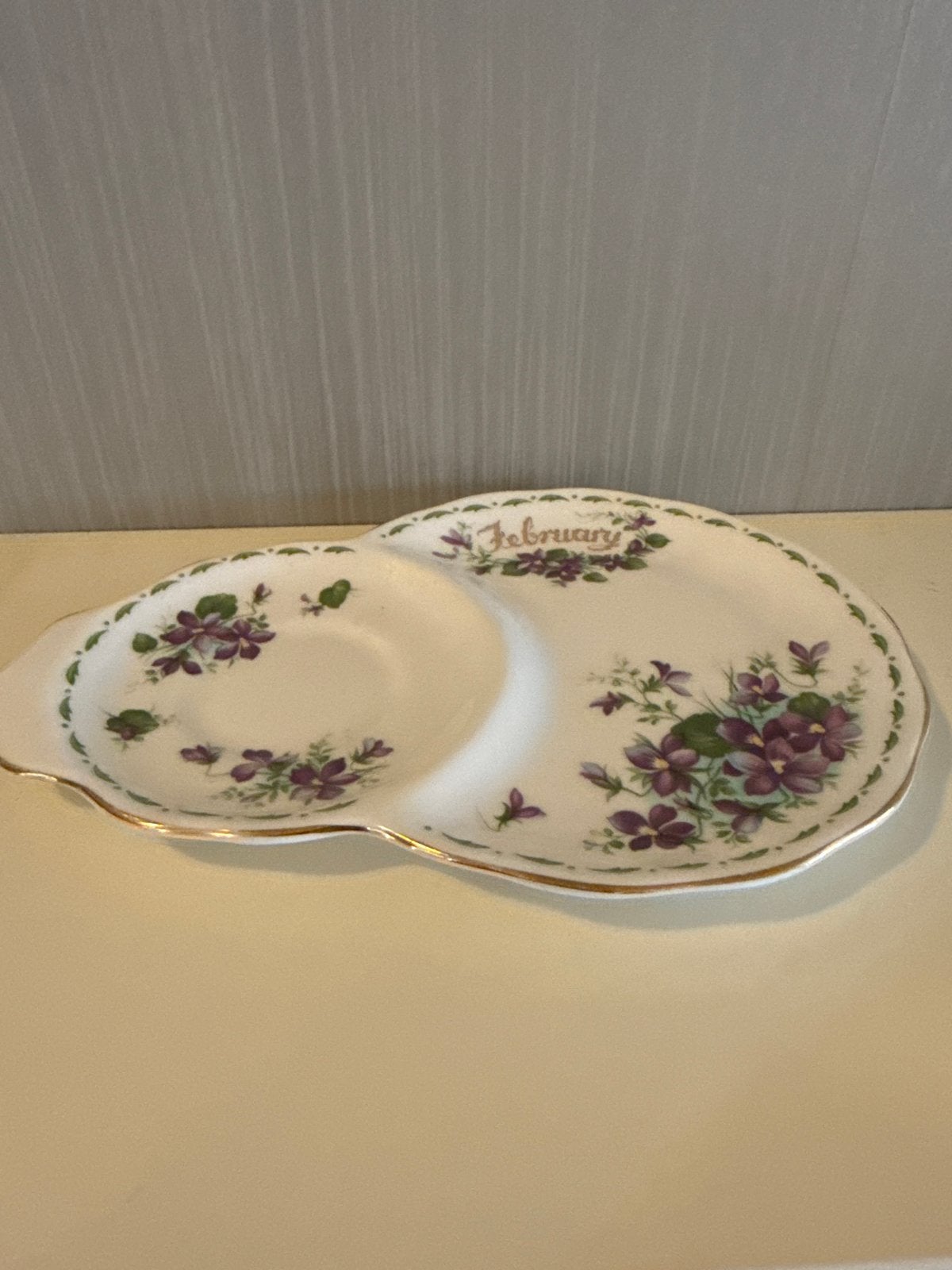 Royal Albert Bone China 'Flower of the Month' Violets Februa, Ophalen