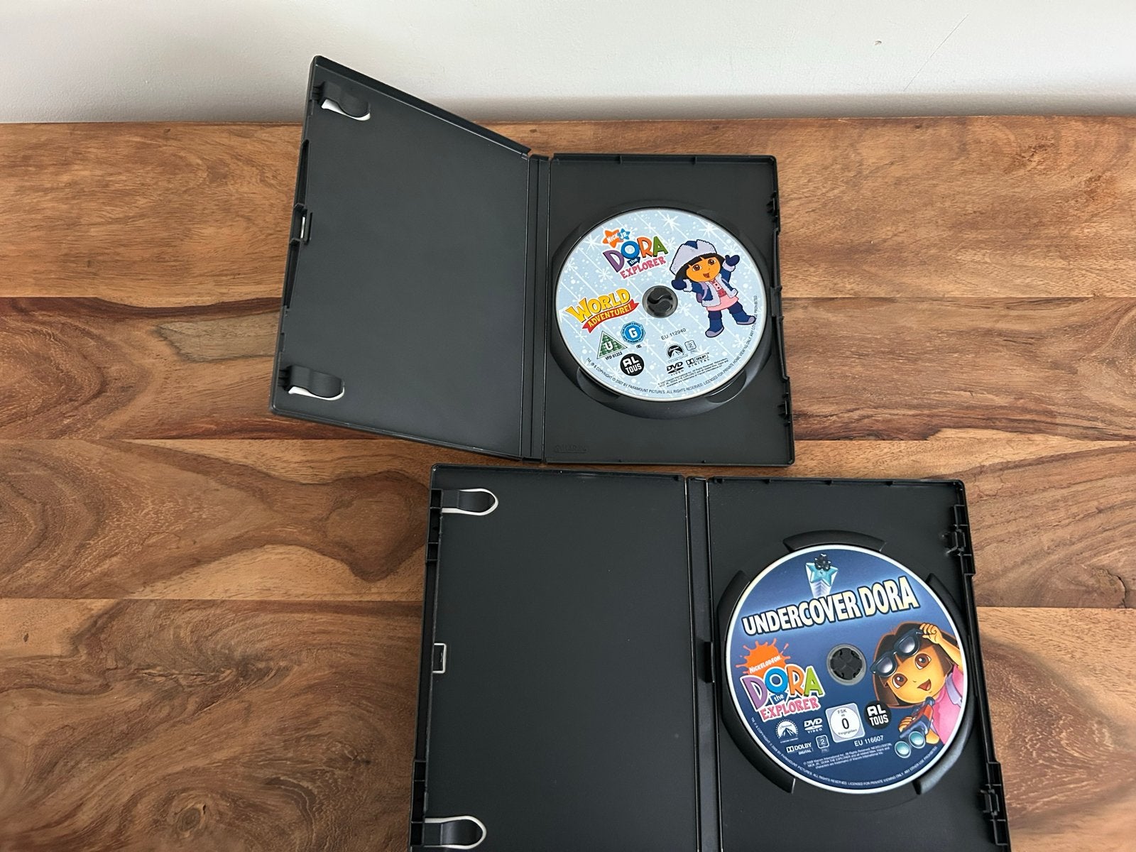 Dora DVD's: Wereldavontuur & Undercover Dora, Cd's en Dvd's, Alle leeftijden, Nederlands, Zo goed als nieuw, Familie